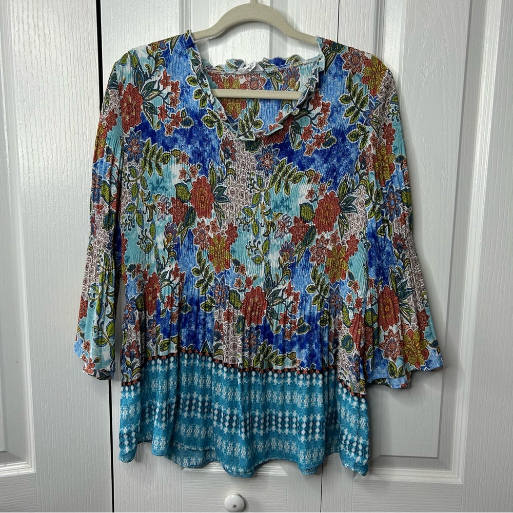 chloe + rene Women’s Floral Pleated3/4 Quarter Sleeve Lightweight Top Size Small
